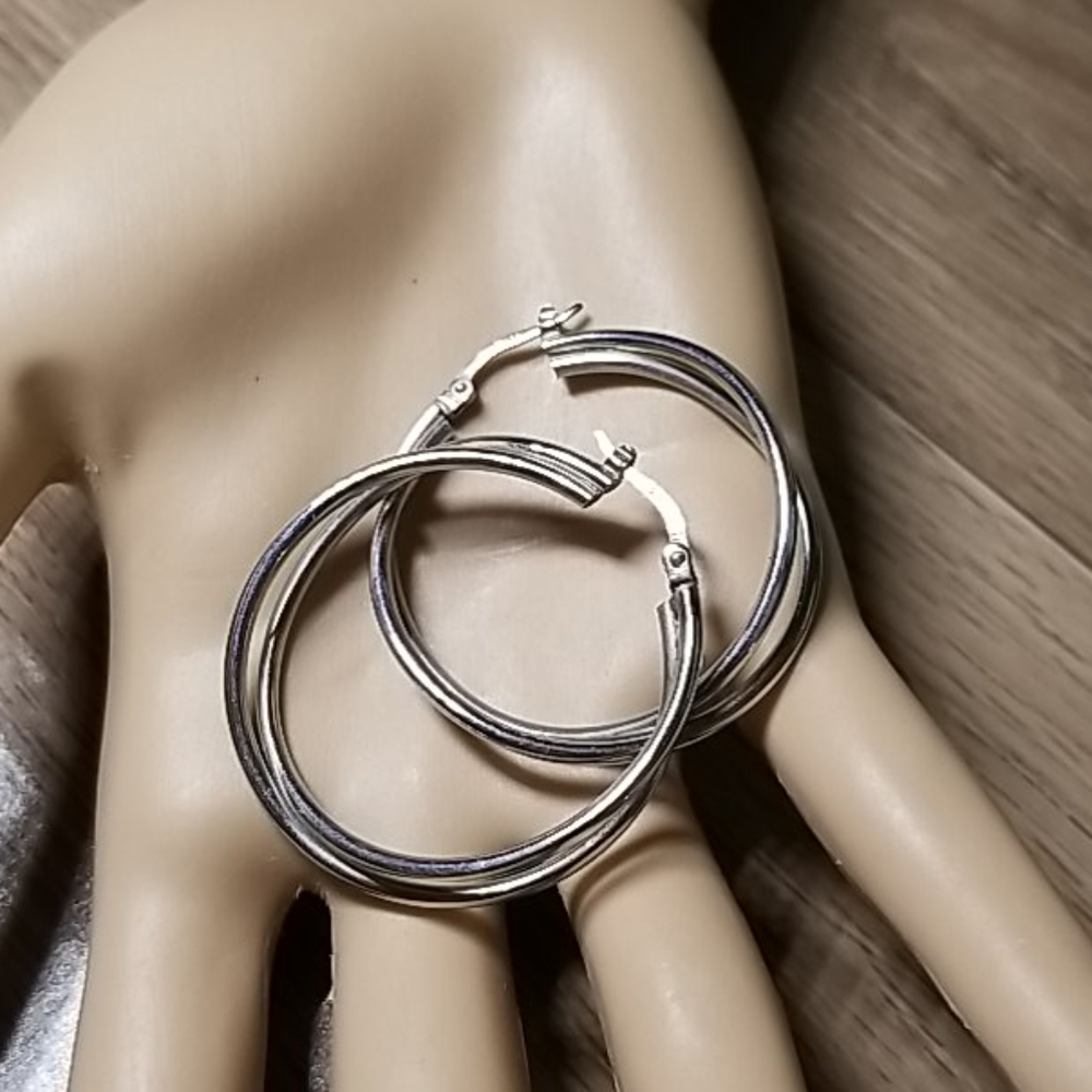 <ITALY MILOR> Criss-Crossed Stainless Steel Hoops - Picture 8 of 16